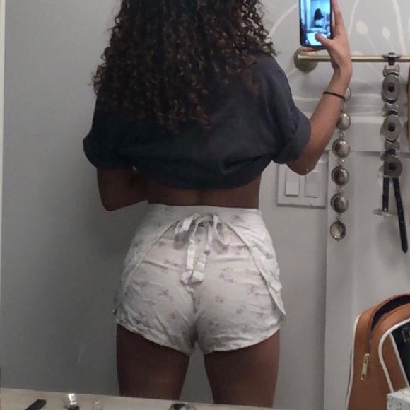 High waisted linen shorts - Picture 2 of 3